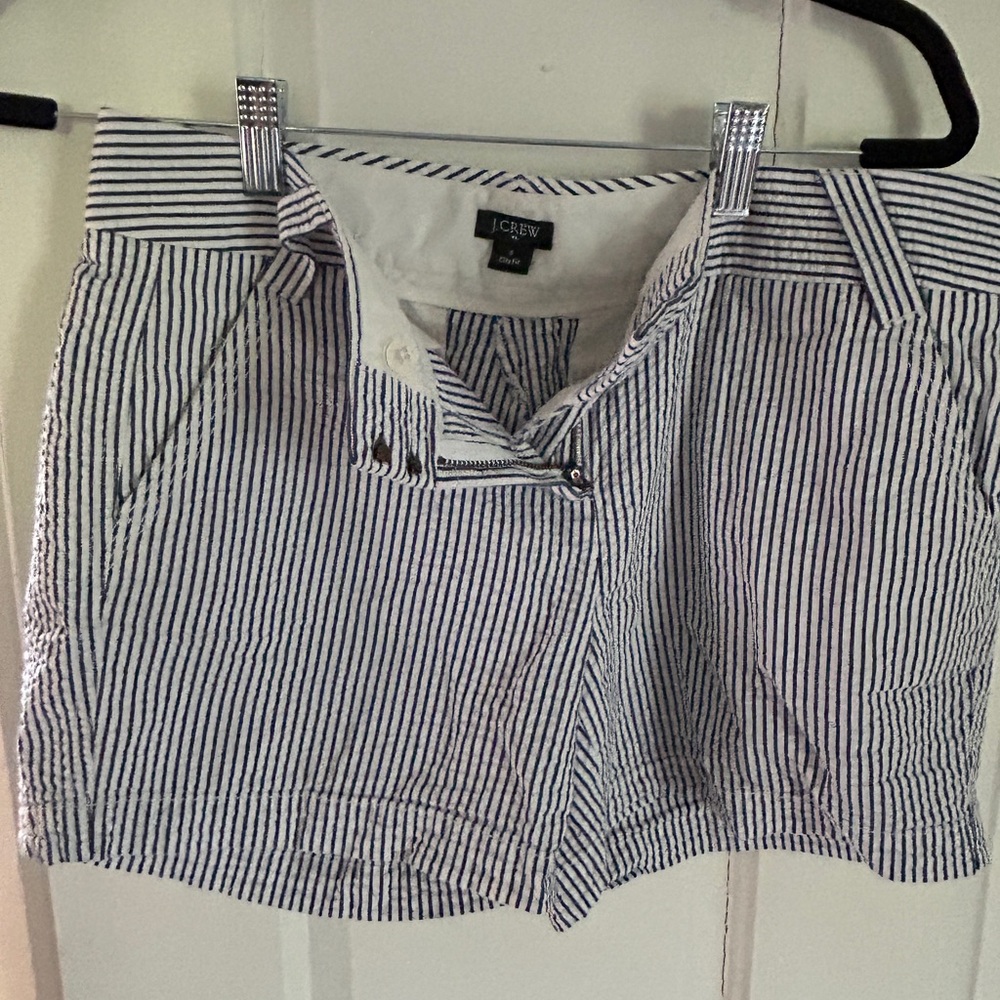 J crew city fit size 6 blue and white short shorts